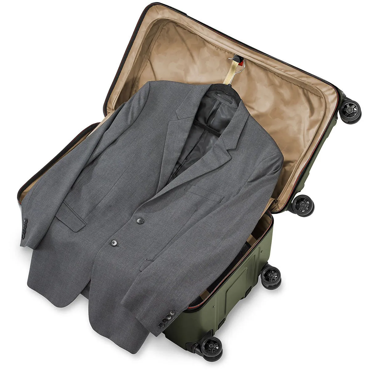 Briggs & Riley Torq Medium Trunk Spinner